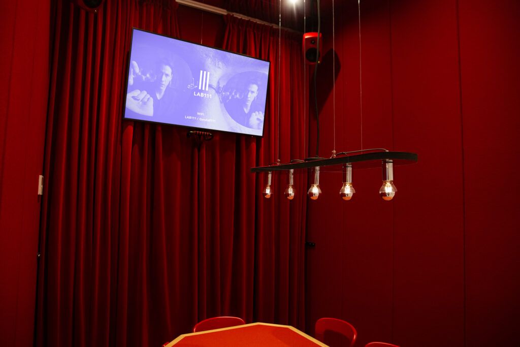 Red Room--16